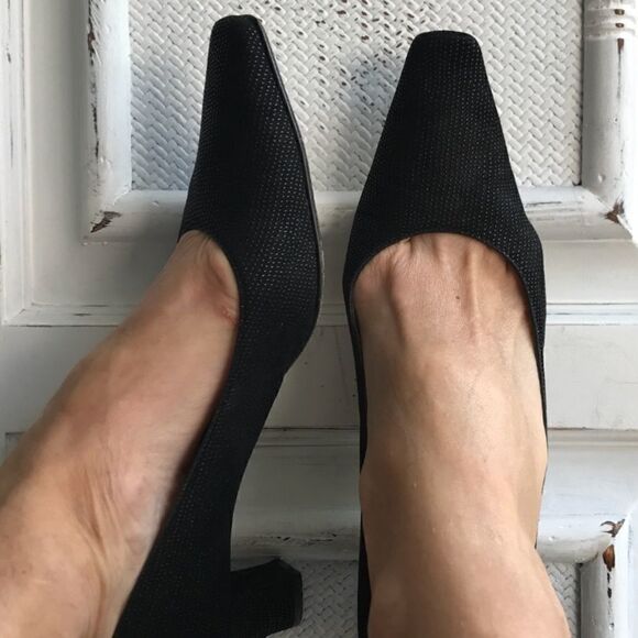 ❤️ BRUNO MAGLI Short Heels❤️ - Picture 1 of 8